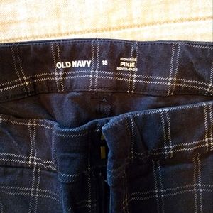 Old Navy High Waisted Pixie Pants